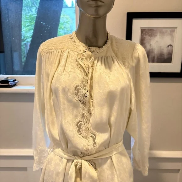 Christian Dior Lingerie Housecoat Laced  Duster White Kimono Belted M Robe - Picture 3 of 11